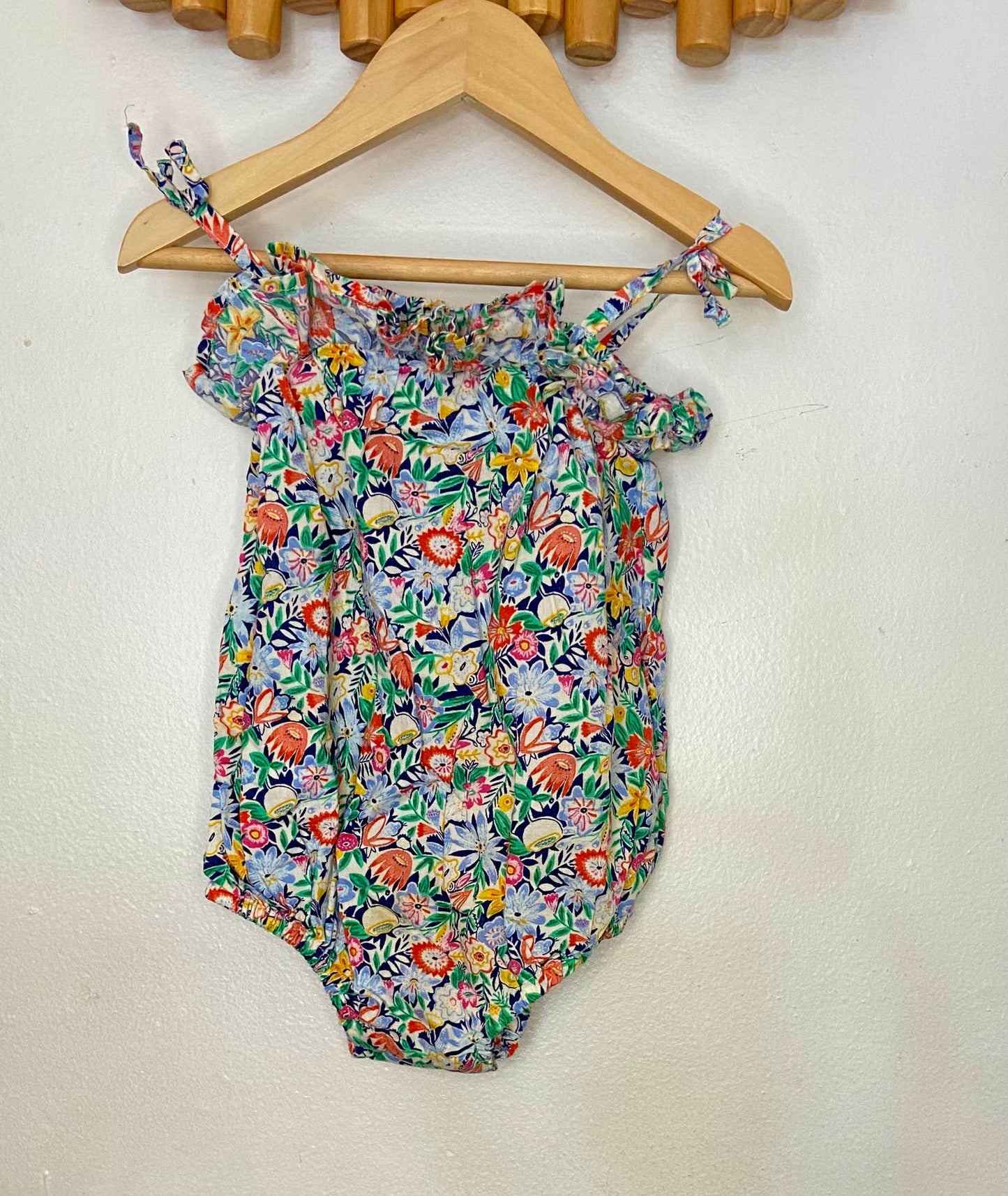 Bold floral shorty romper 18-24m