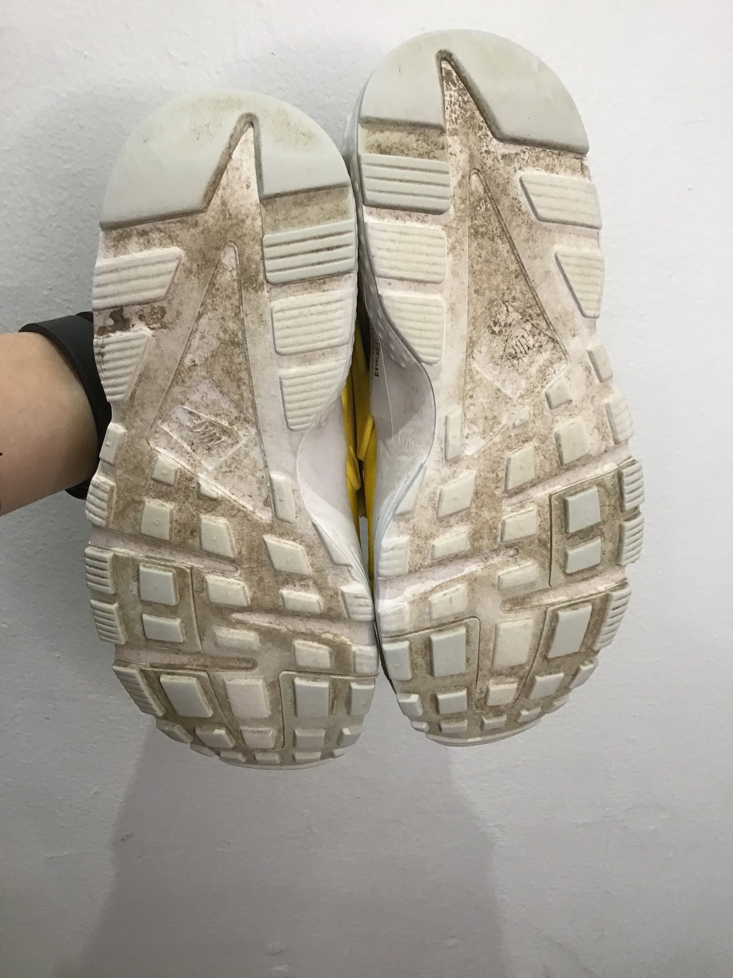 Y5 Nike Huarache yellow