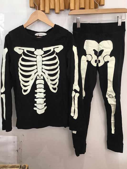 Skeleton pyjamas 8-10y
