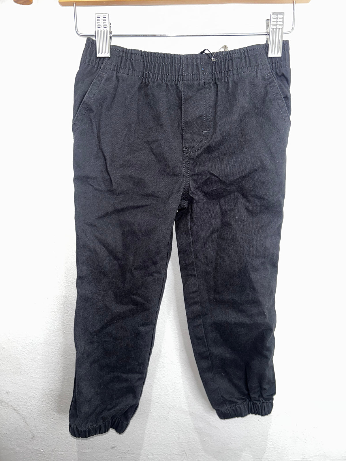 Black pull-on tapered pants 4y