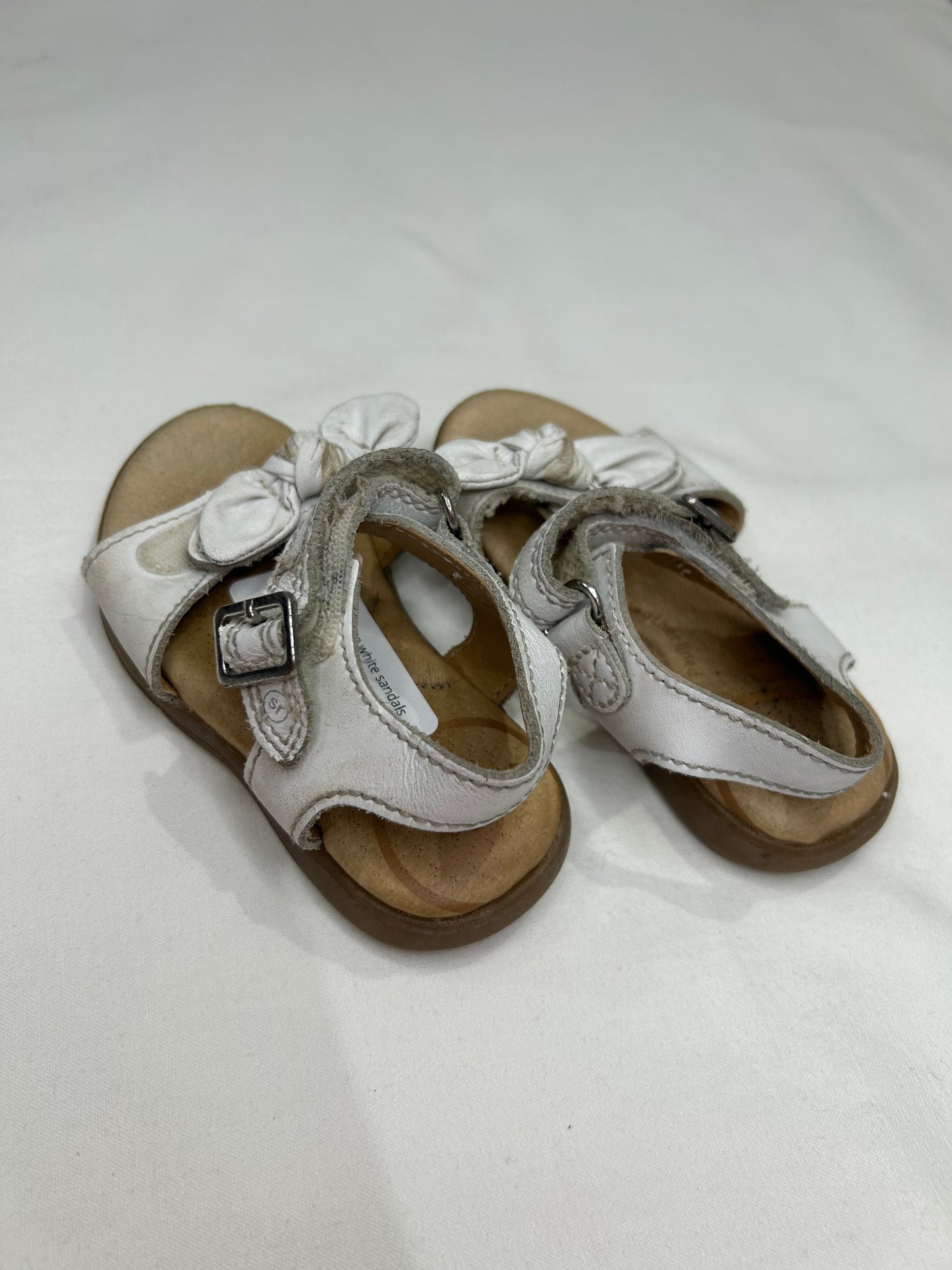 C5 stride rite white sandals