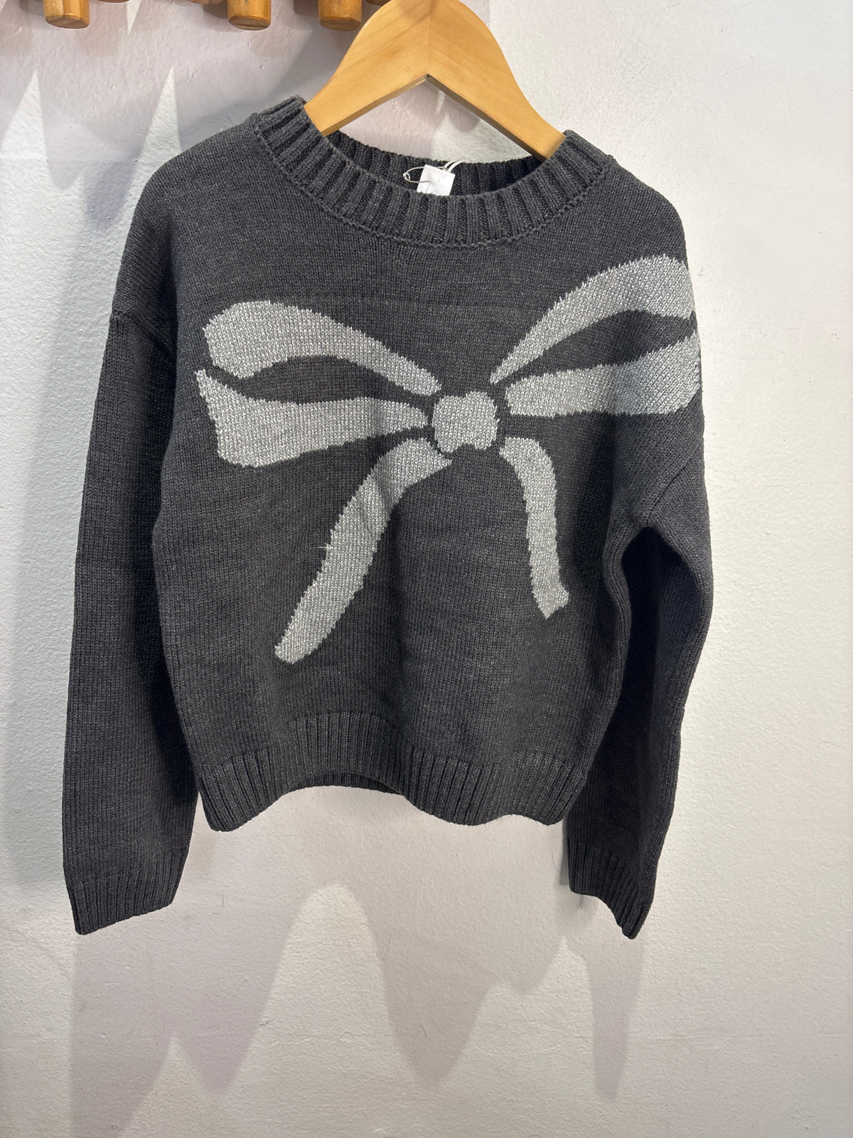 Silver bow sweater 6y NEW