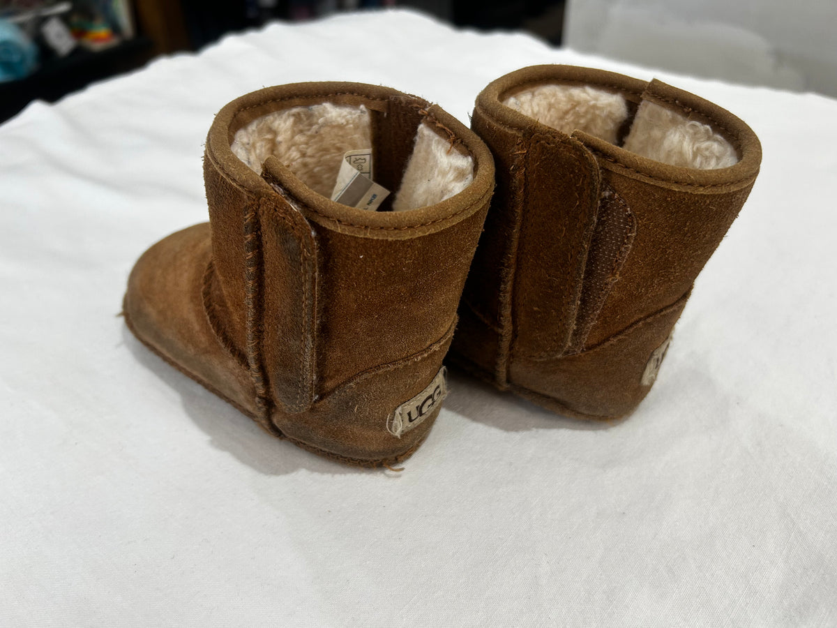 C4-5 Ugg soft soles*