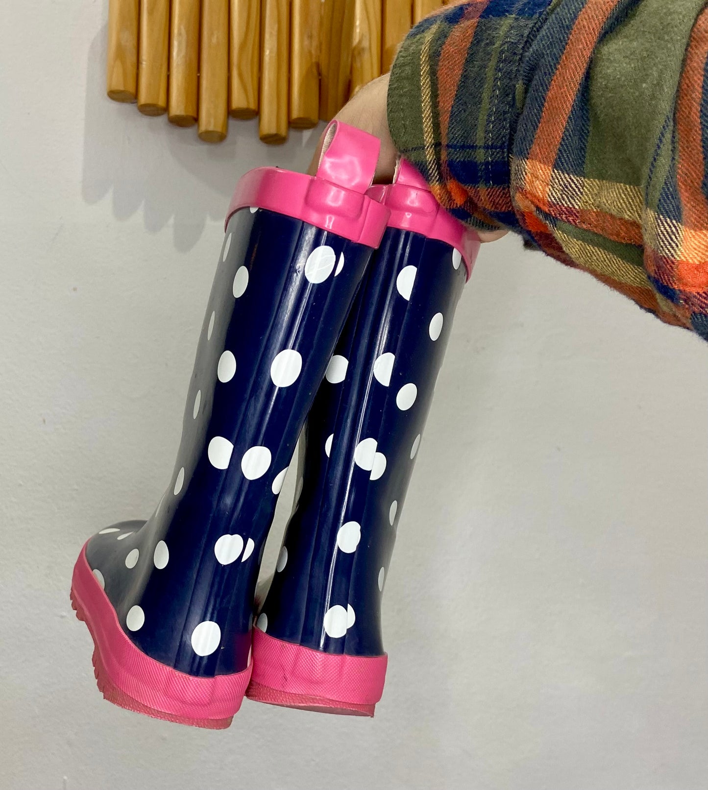 Y1 dots rain boots