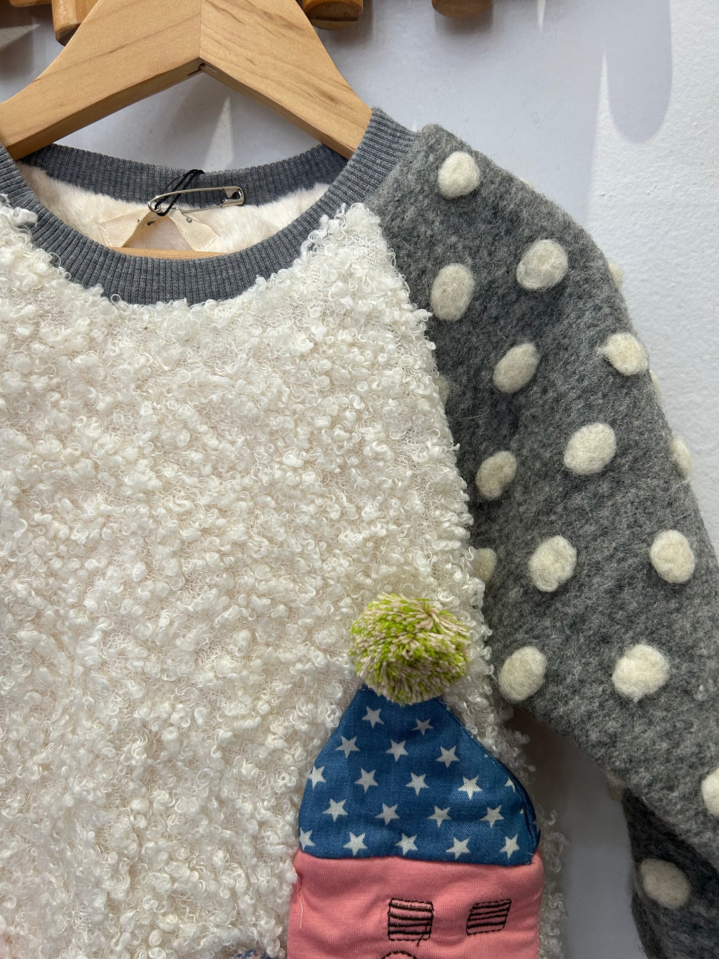 Furry house sweater 3y