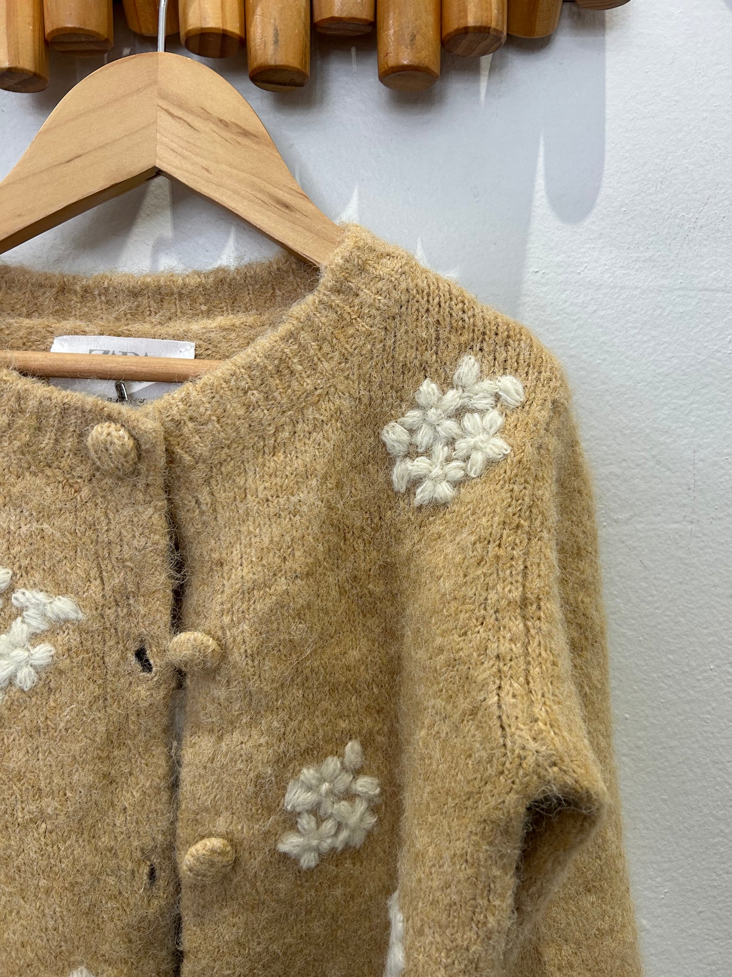 Beige cardigan 8-9y