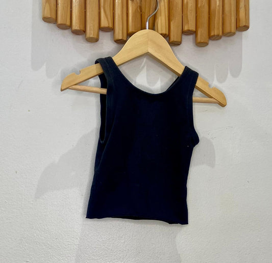 Black crop tanktop 4-5y