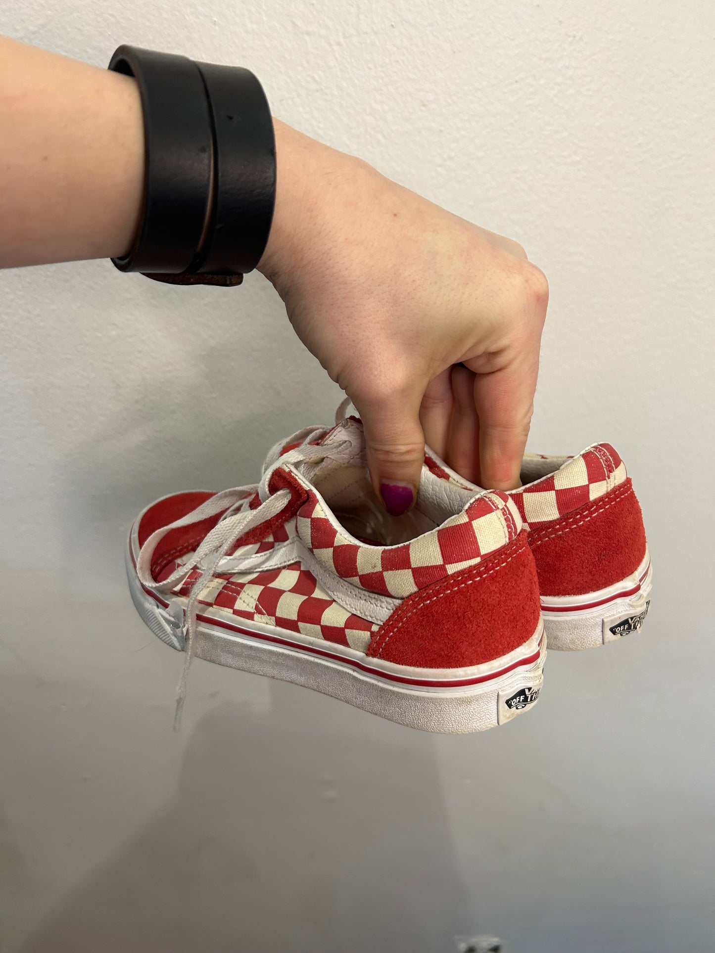 Y4 red checkered Vans