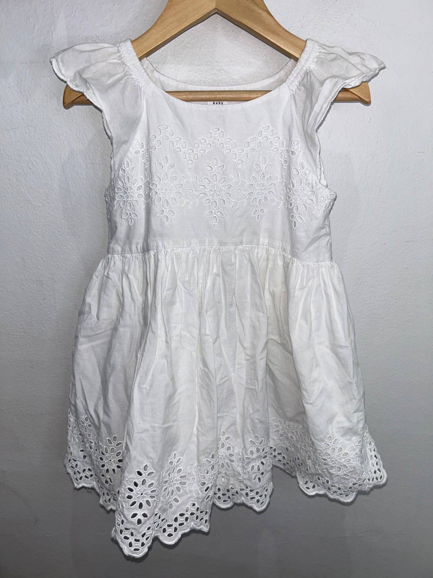 White dress w eyelet details 3y