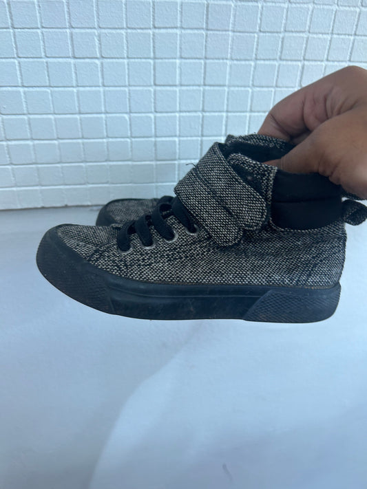 C7 black print high tops