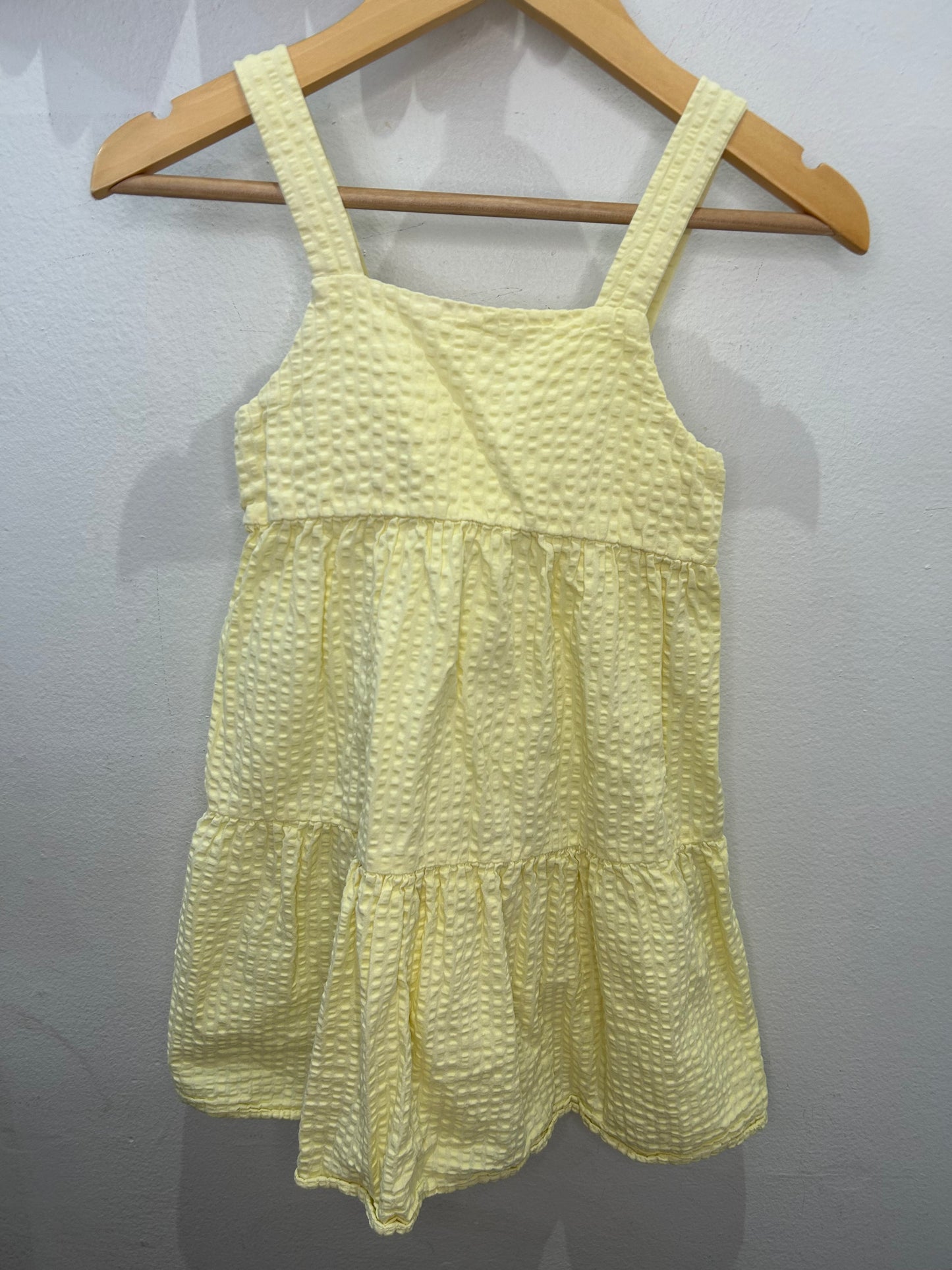 Light yellow texutred dress 4-5y