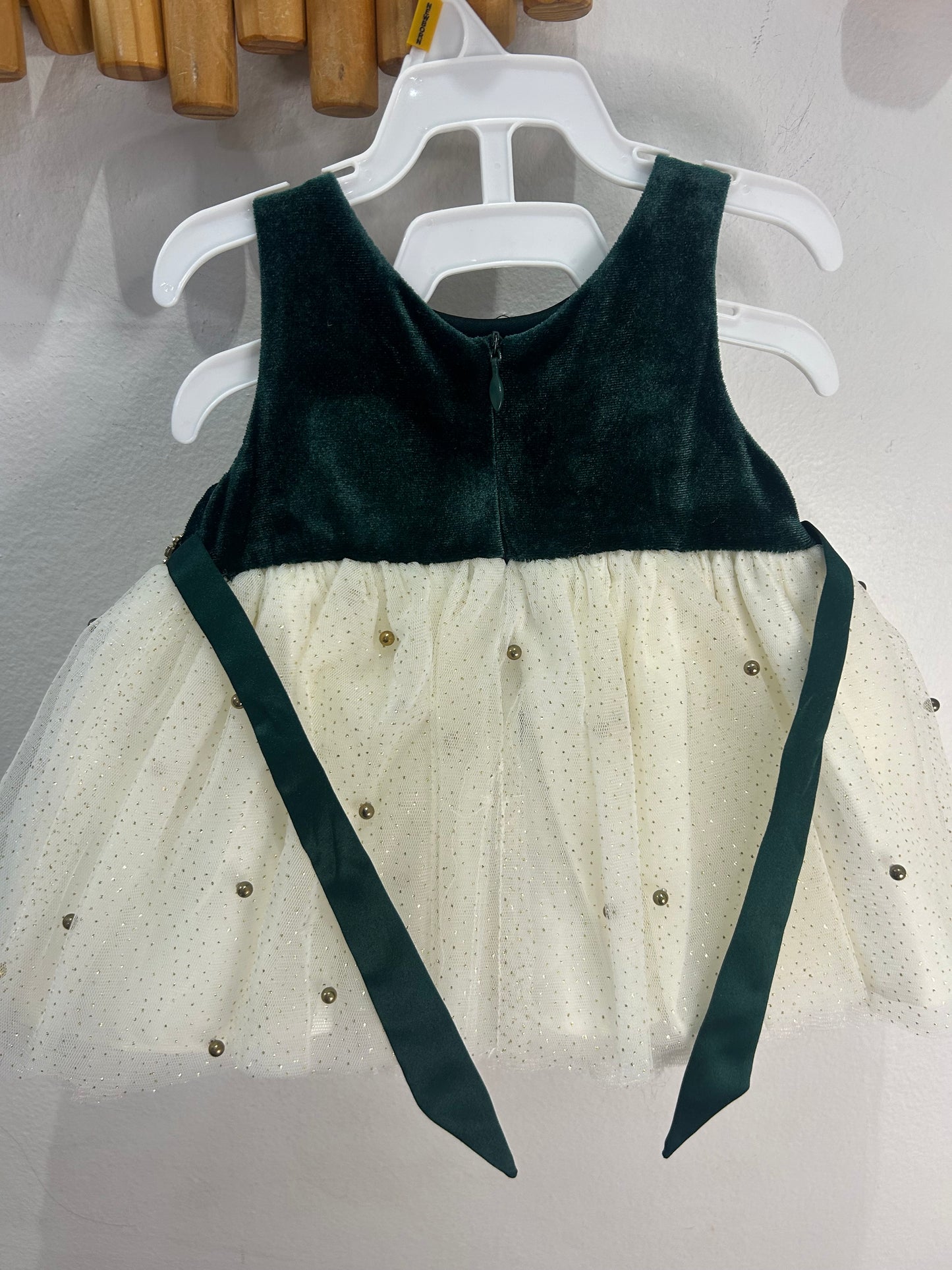 Fancy green dress 3-6m