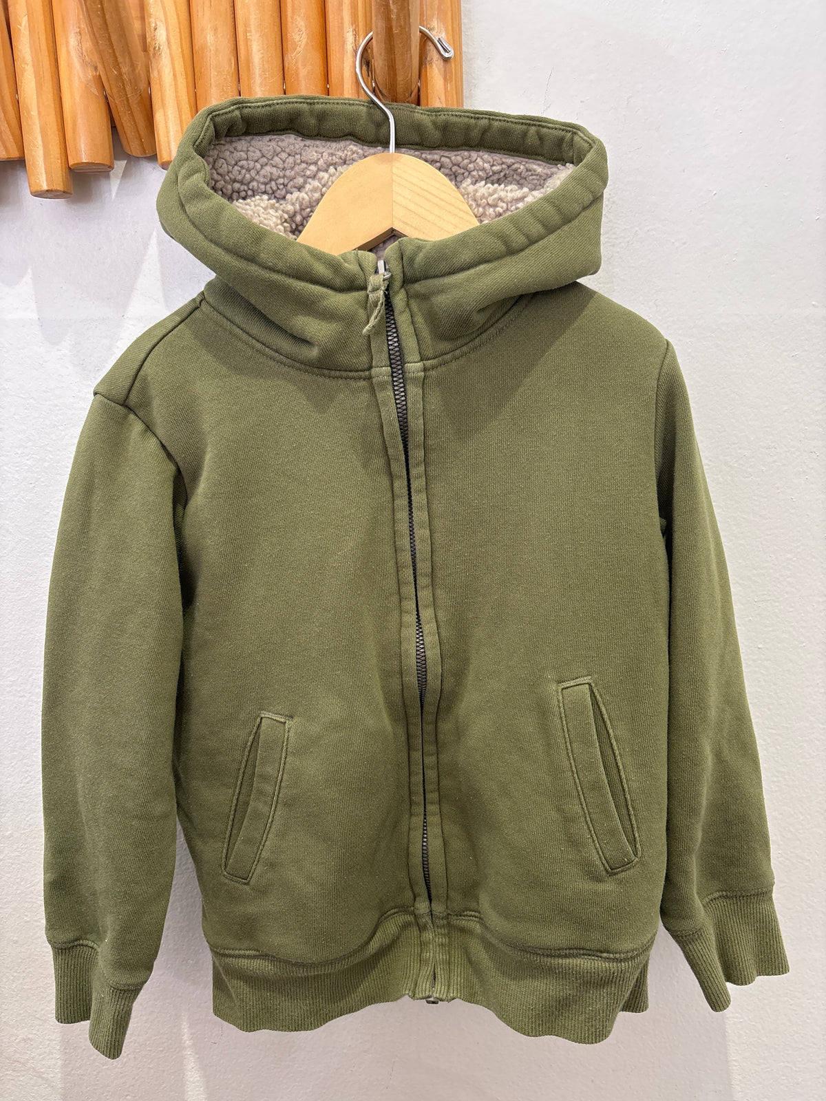 Fur lined green sweatshirt 5-6y