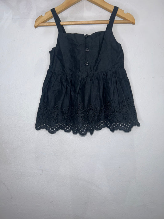 Black eyelet tanktop 3y