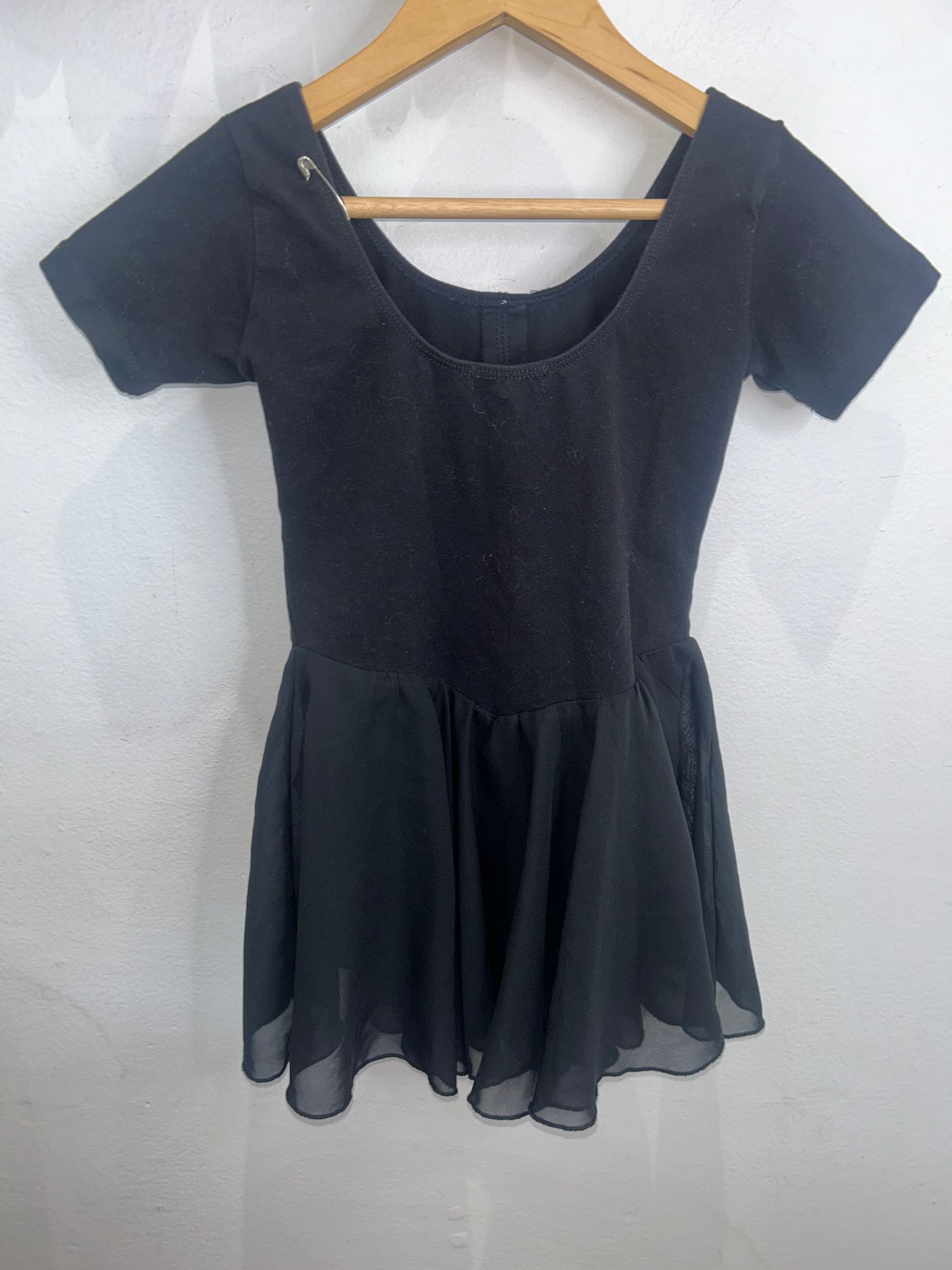 Black leotard with attached skirt 5-6y