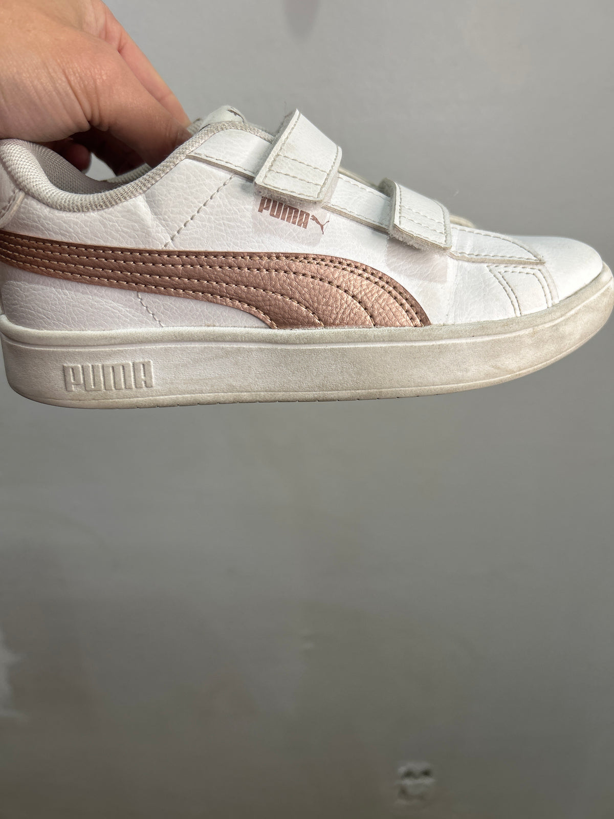 Y1 white velcro Puma