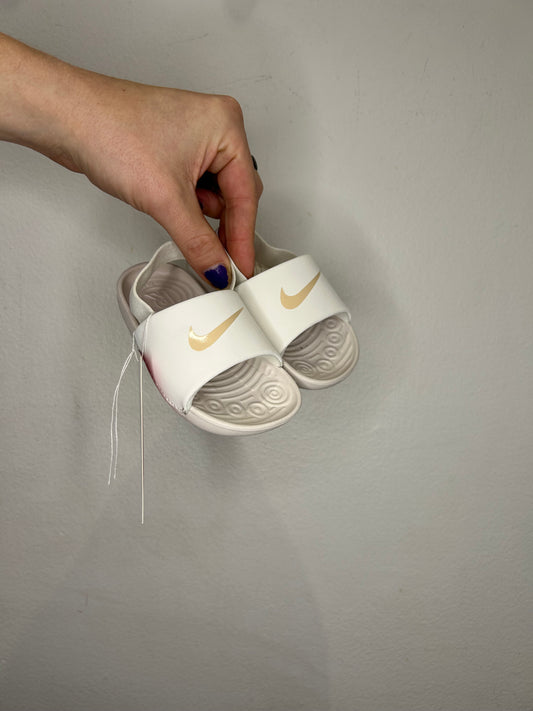 C7 Nike Kawa sandals NEW
