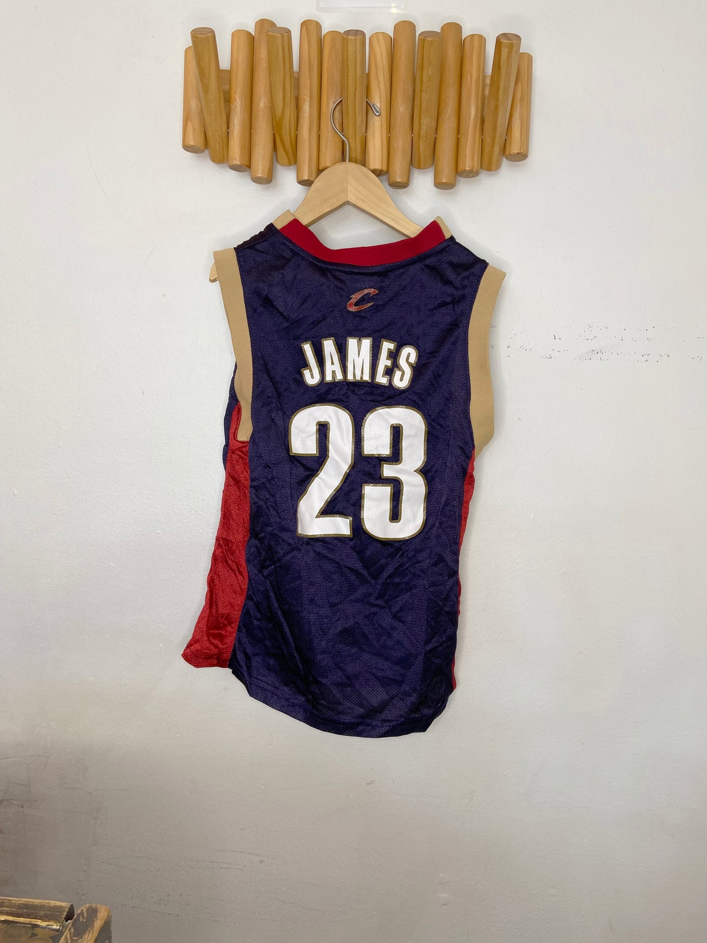 LeBron @ Cleveland jersey 8y