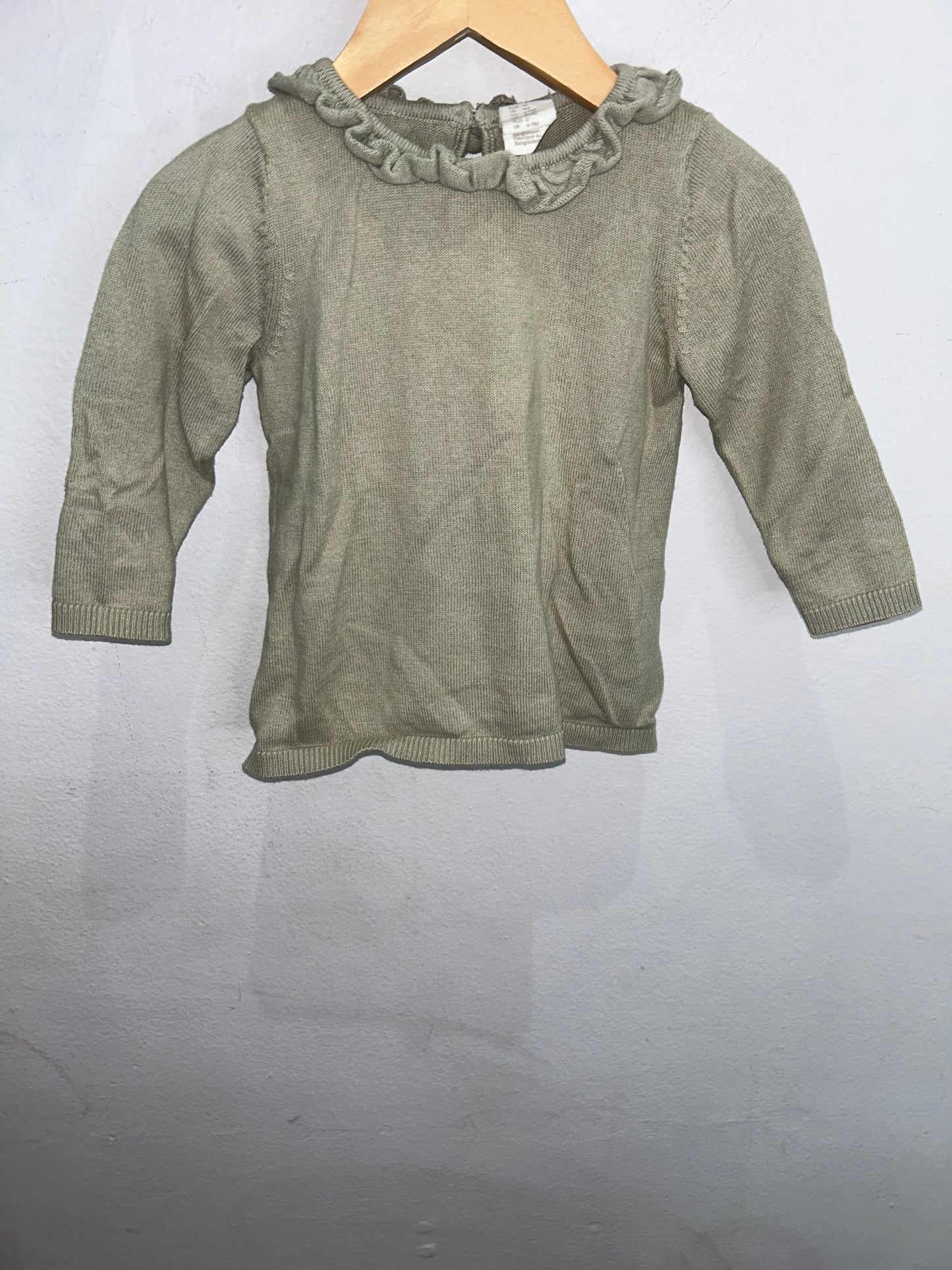 Green frilly collared sweater 6-9m