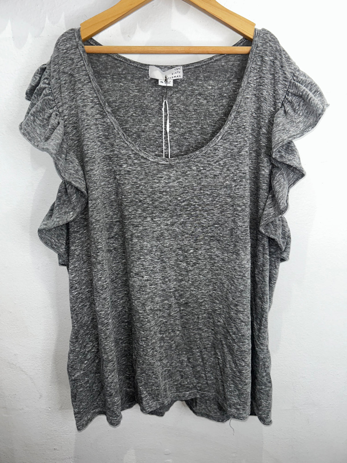 Frilly sleeve shirt - adult XL