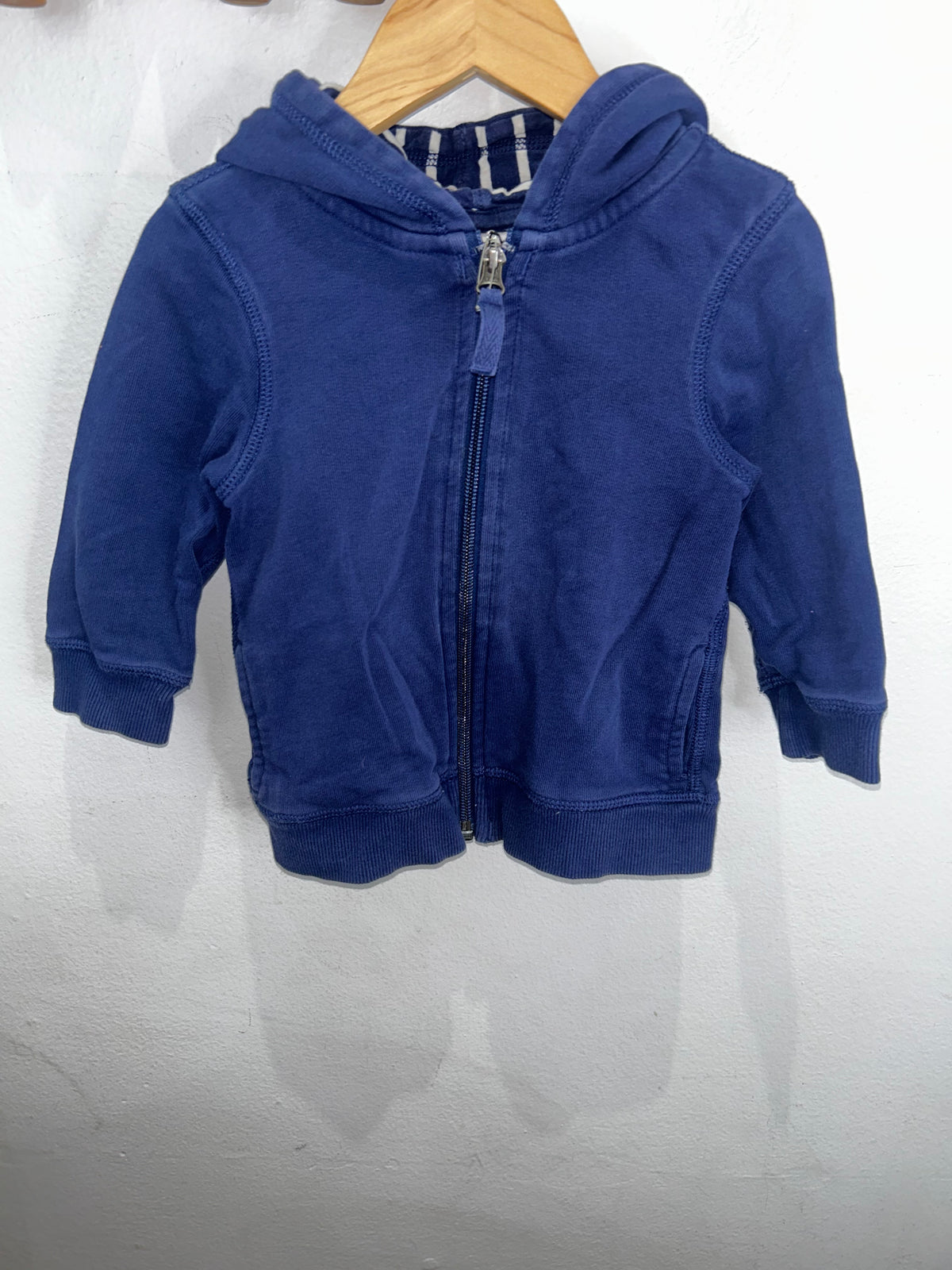 Hannah Andersson blue sweatshirt 2y