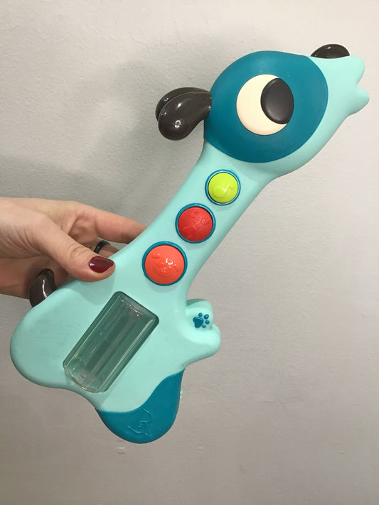 Mini-woofer puppy guitar