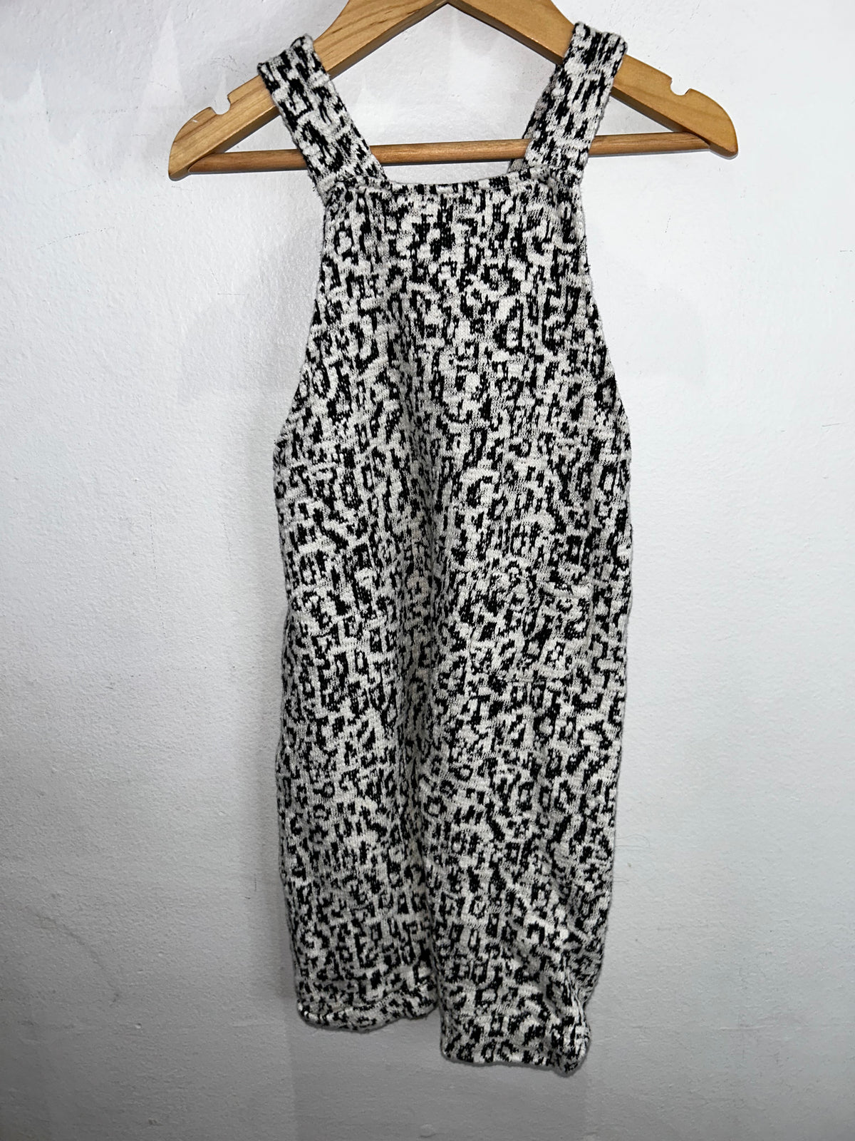 Black and white knit romper 18-24m