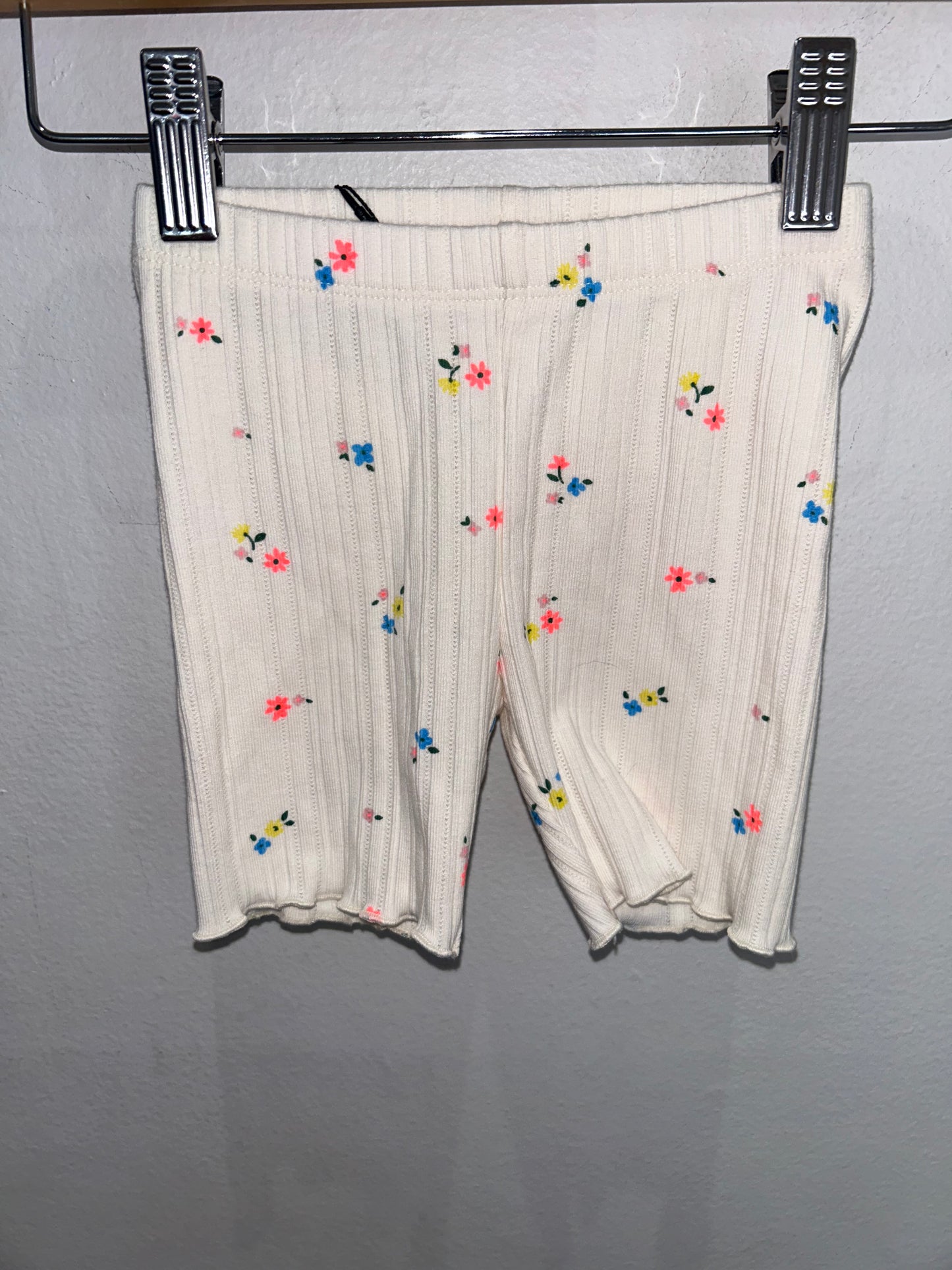 Cream textured floral shorts 2y