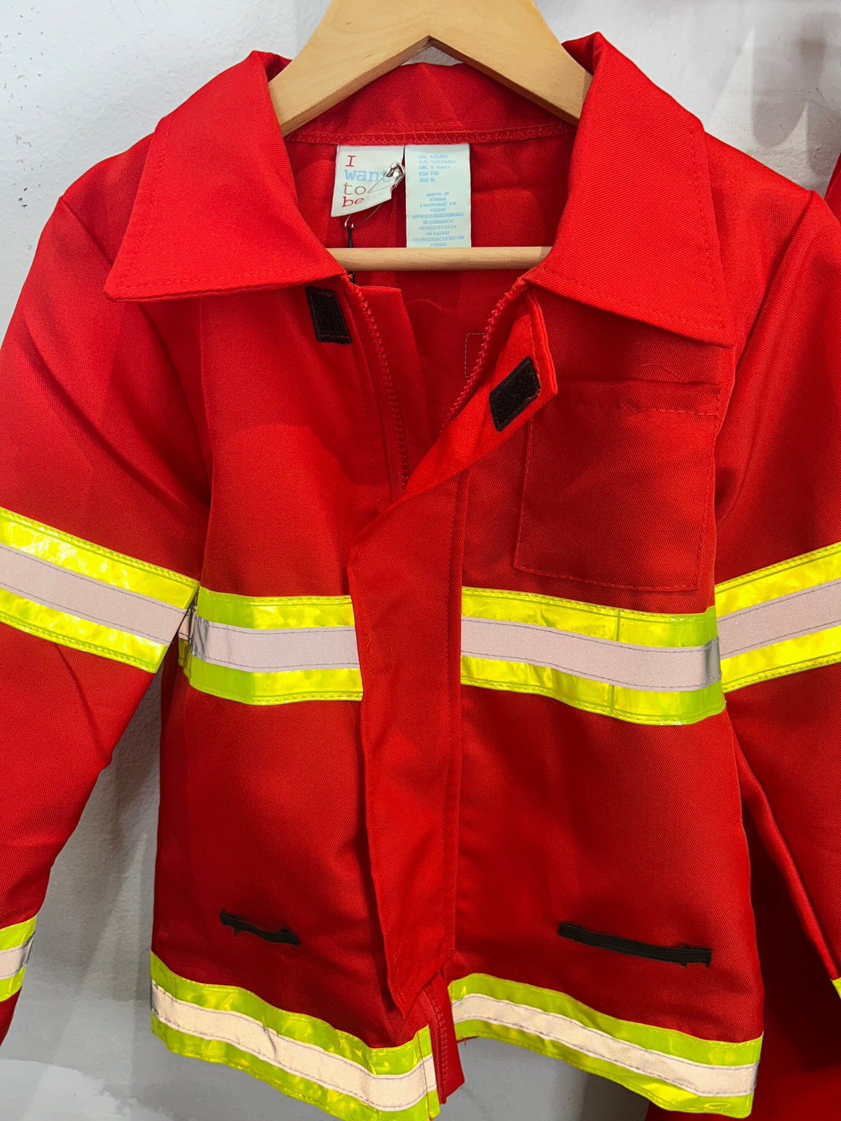 Fire truck costume 5-6y