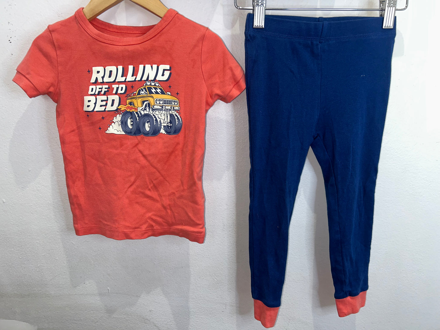 Rolling off to bed pyjamas 3y