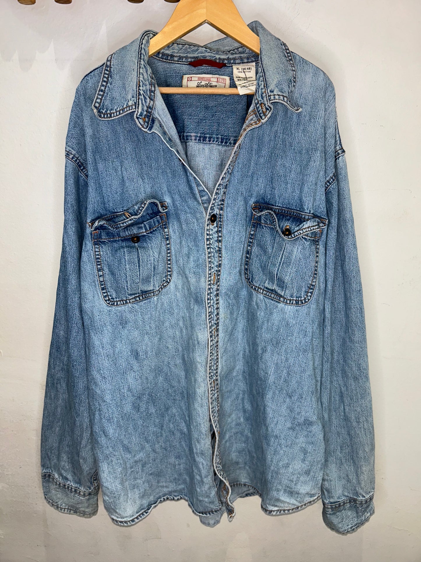 Levi's Button Up Adult XL