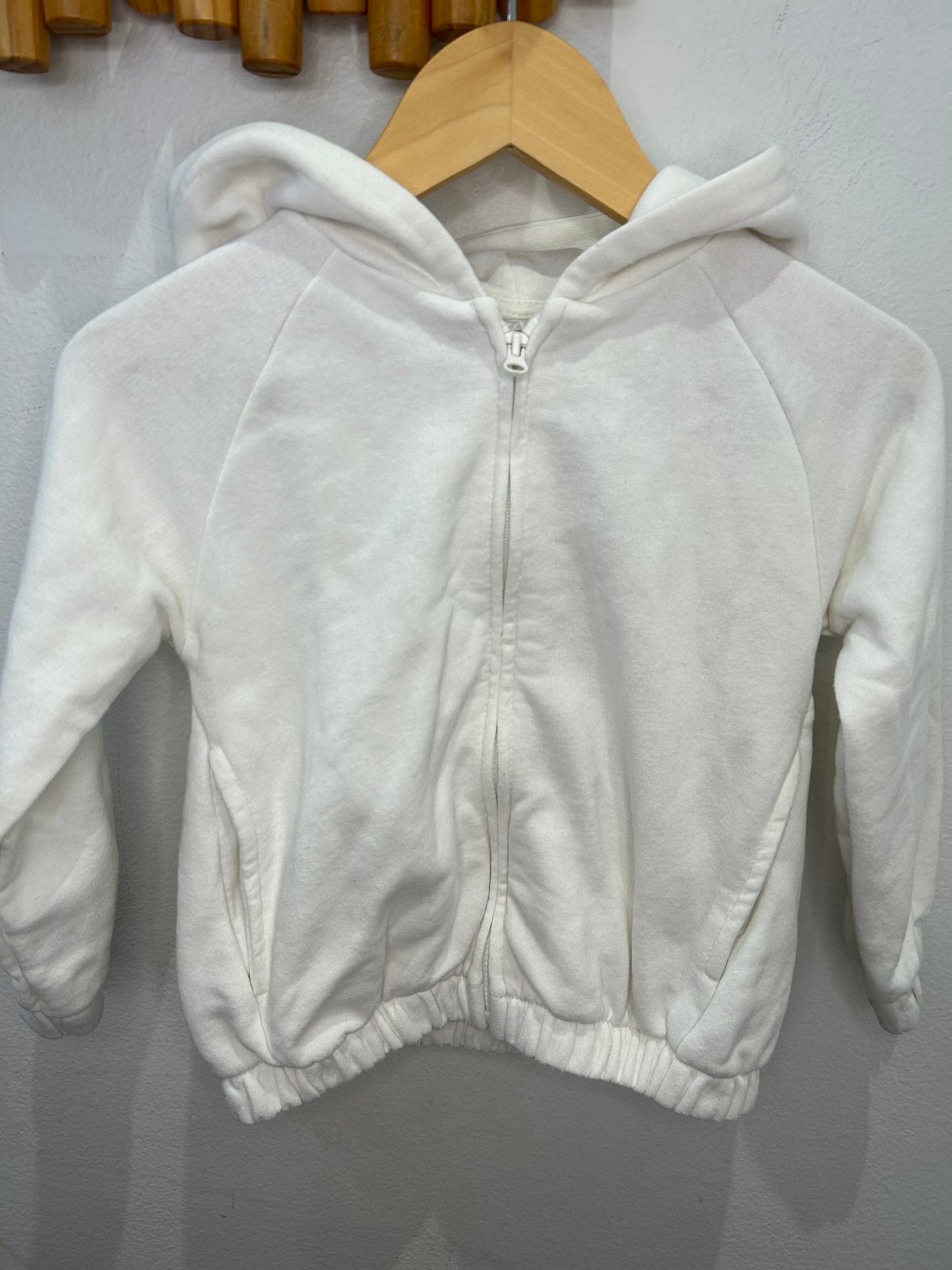 White sweatshirt 2-3y