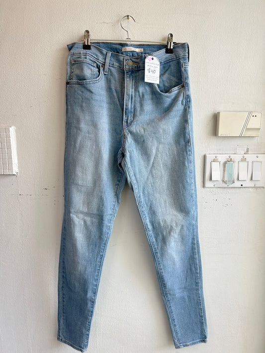 Levi's light wash mile high skinny jeans- size 30