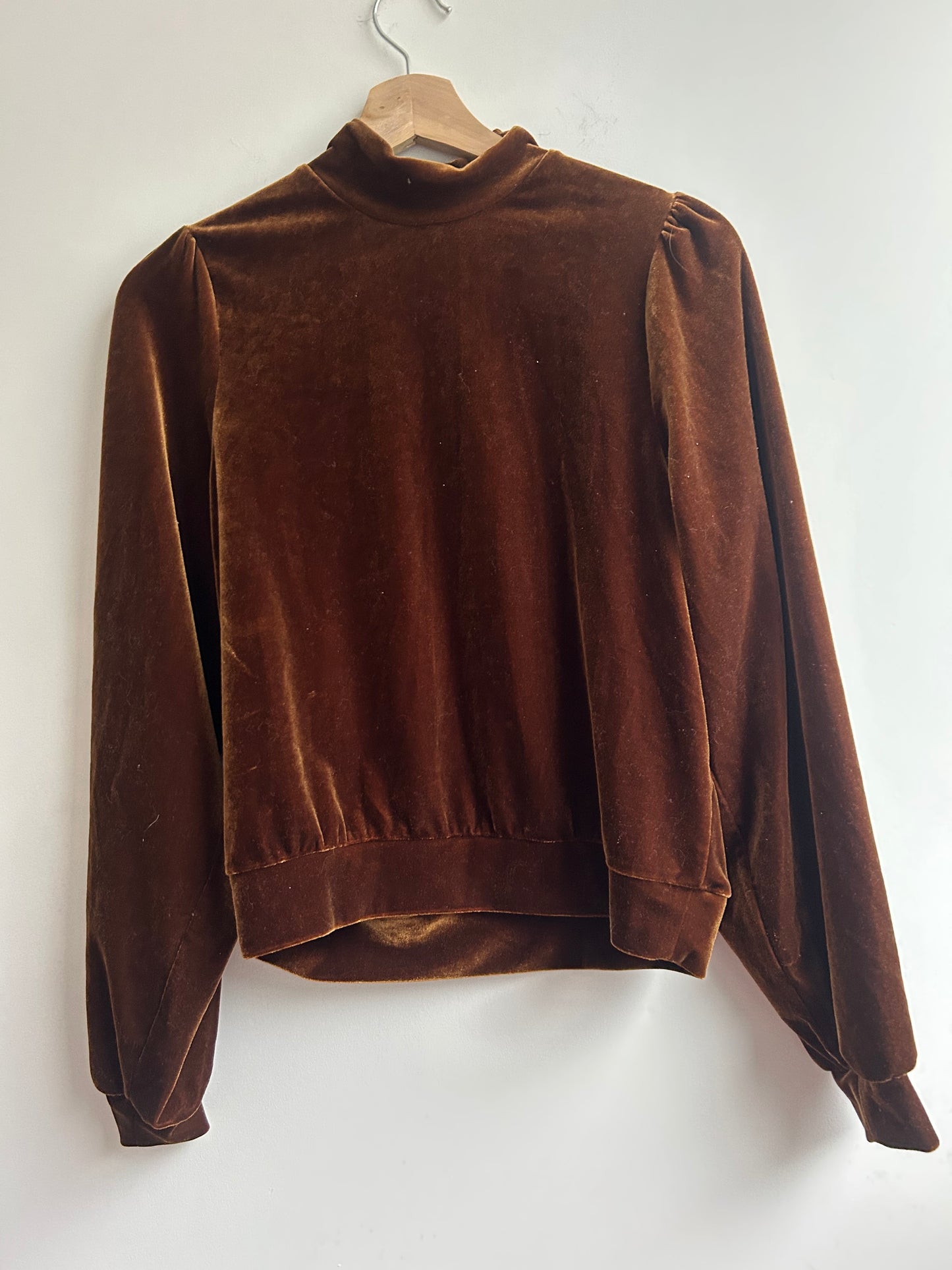 Brown velour pullover S