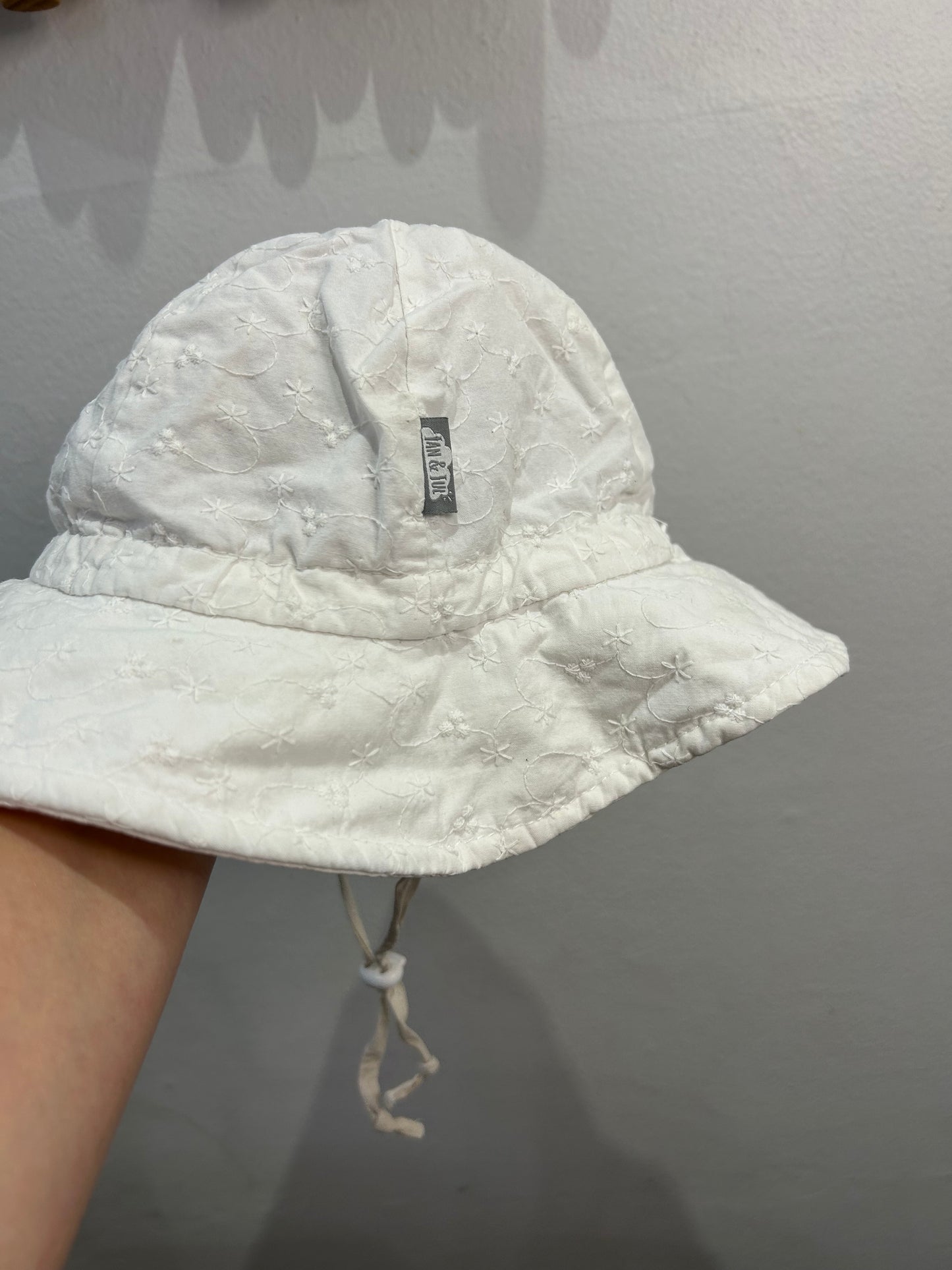 Jan & Jul white embroider sun hat 2-5y