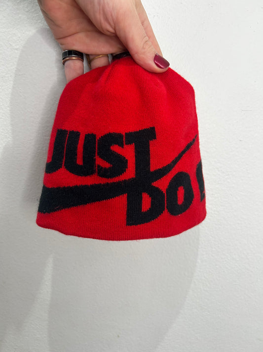 Red Nike hat 3-6y