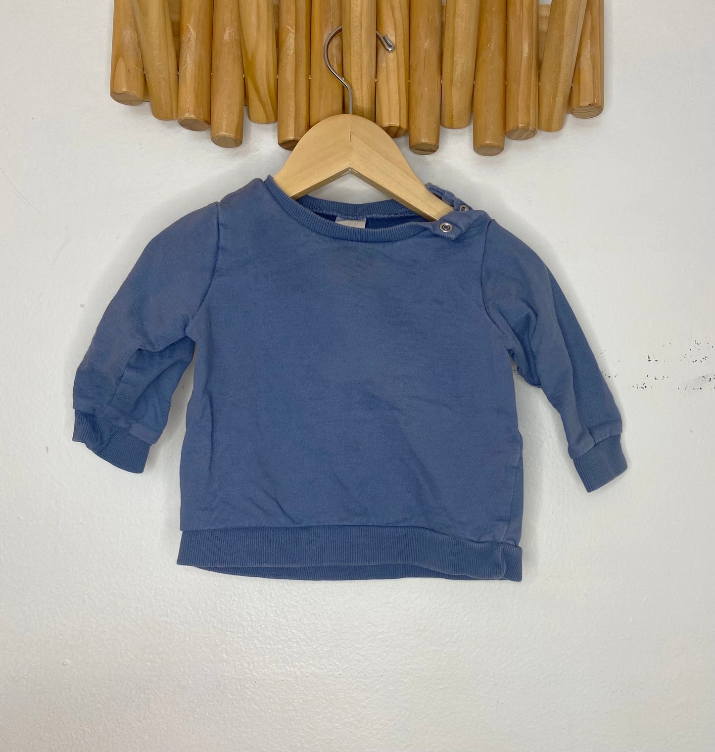 Blue pullover 3-6m