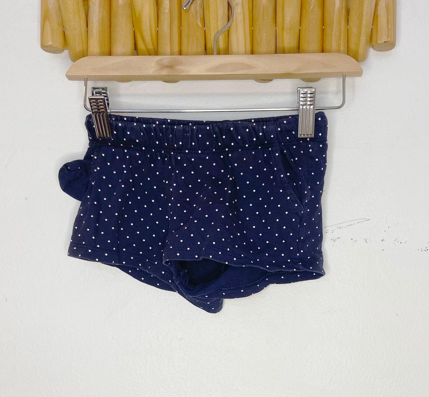 Polka dot short shorts 3-4y