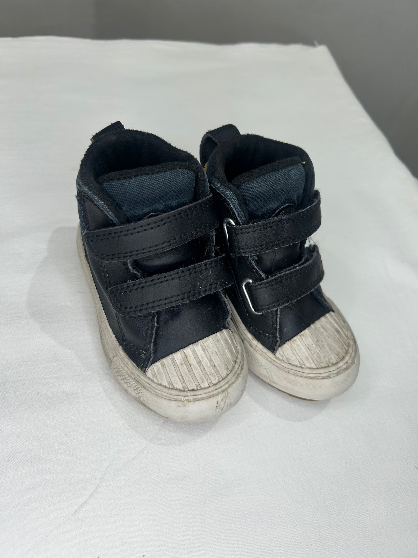 C5 black converse hightops