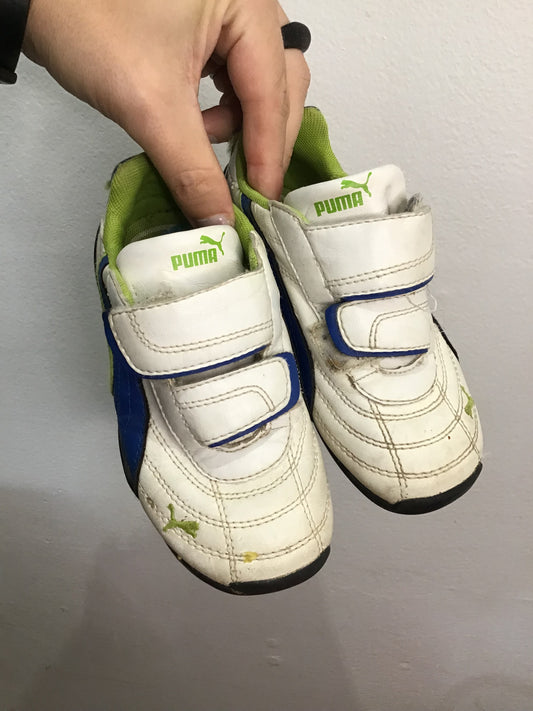 C10 Puma white sneakers