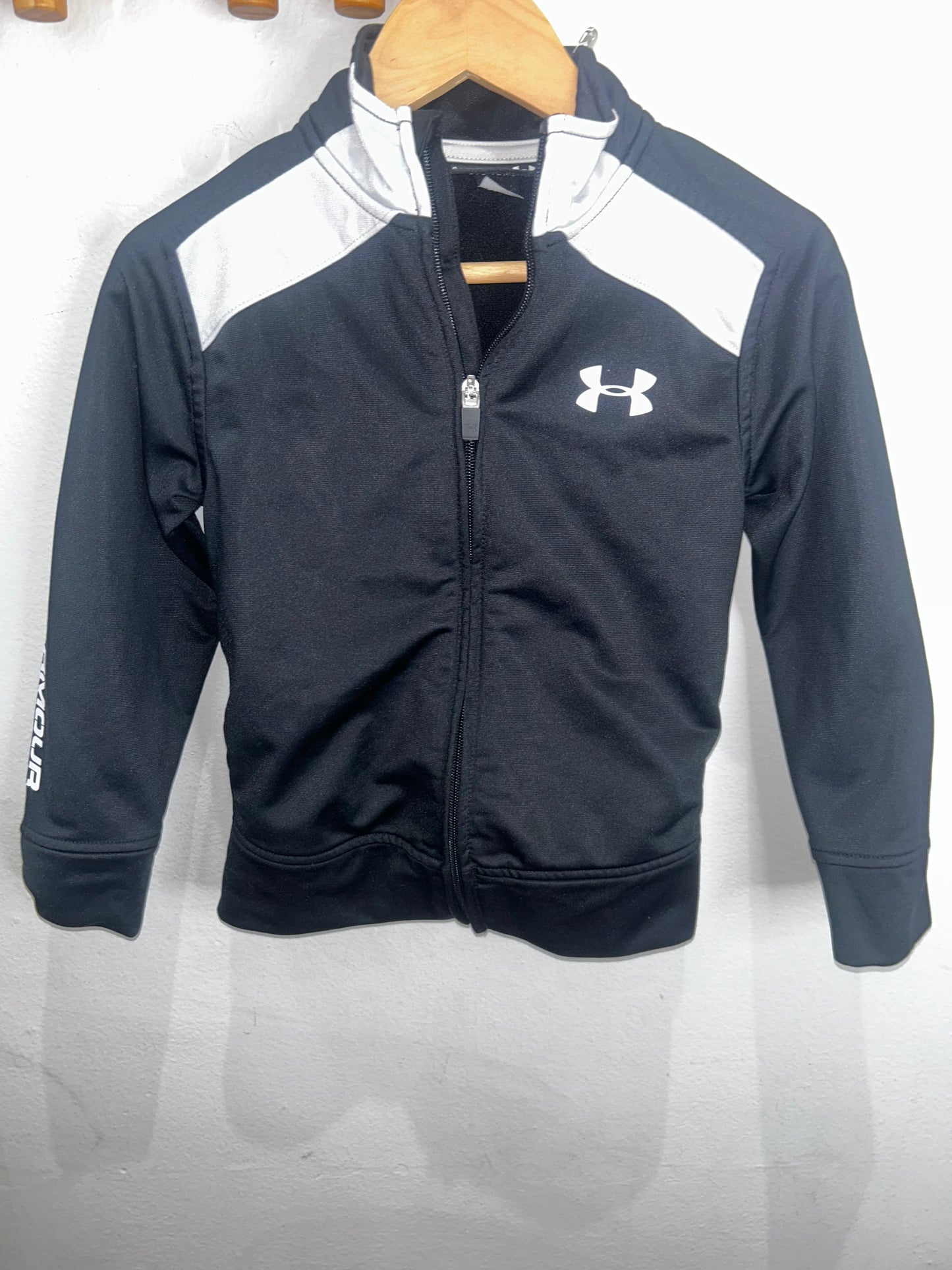 Underarmour black zipup 4y