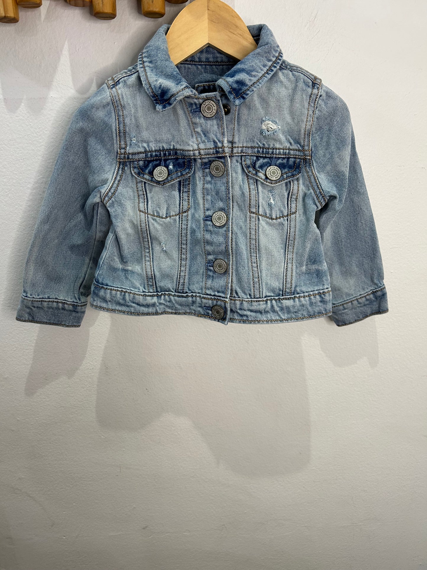Light wash denim jacket 18-24m