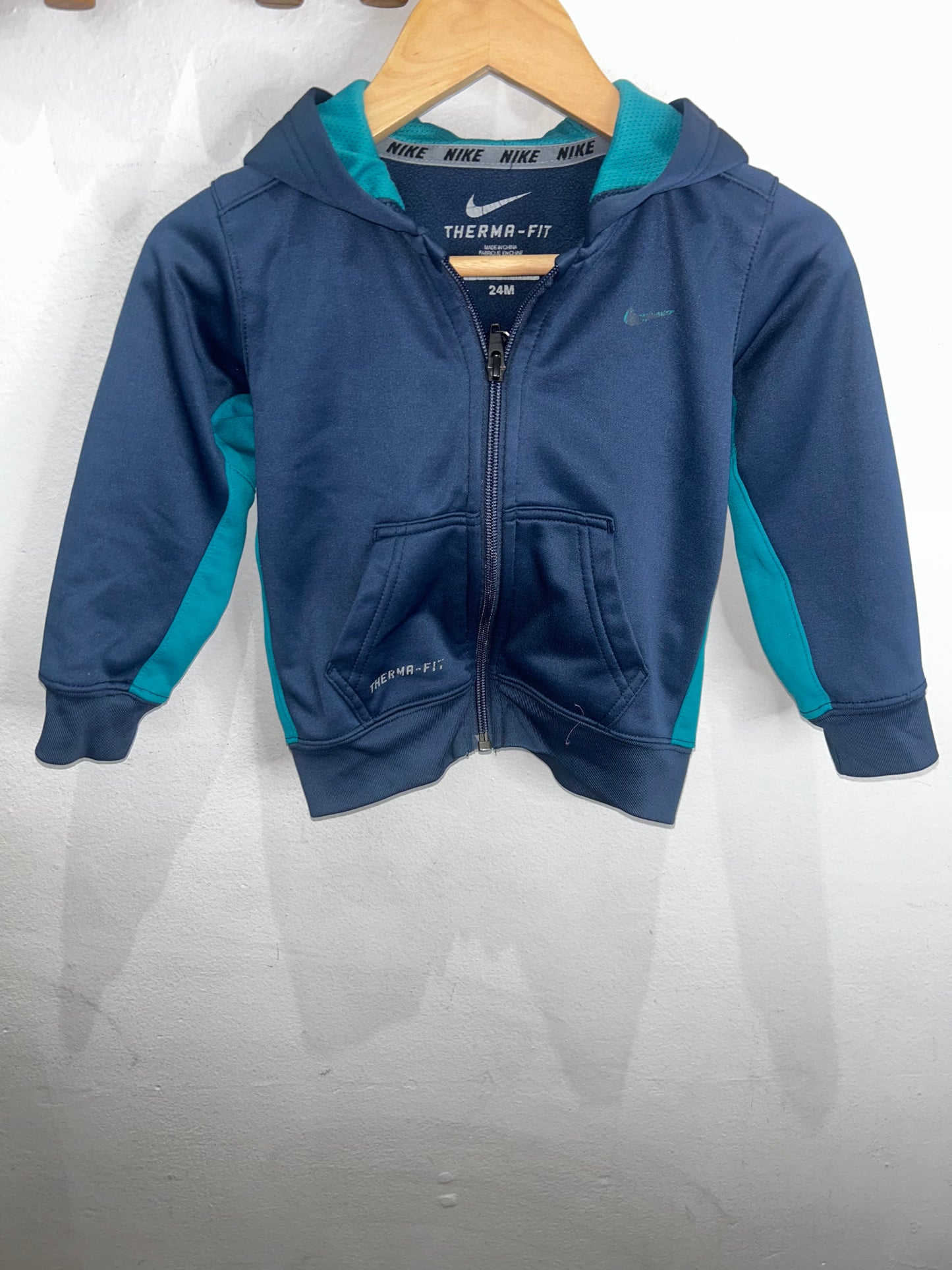 Nike activewear sweatshirt 24m