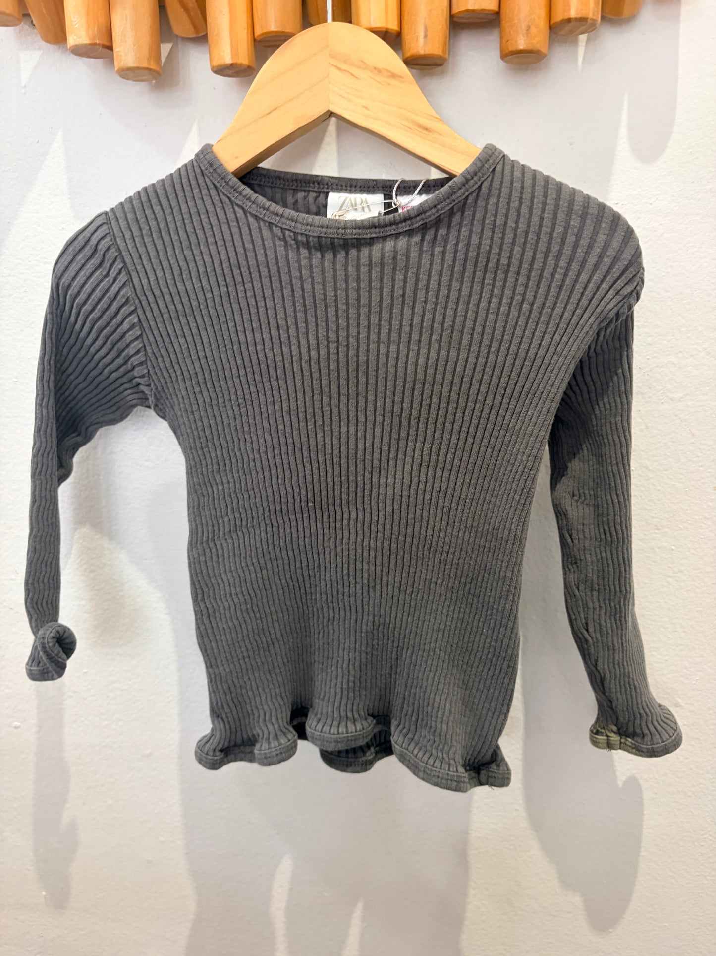 Ash ribbed longsleeve 3-4y