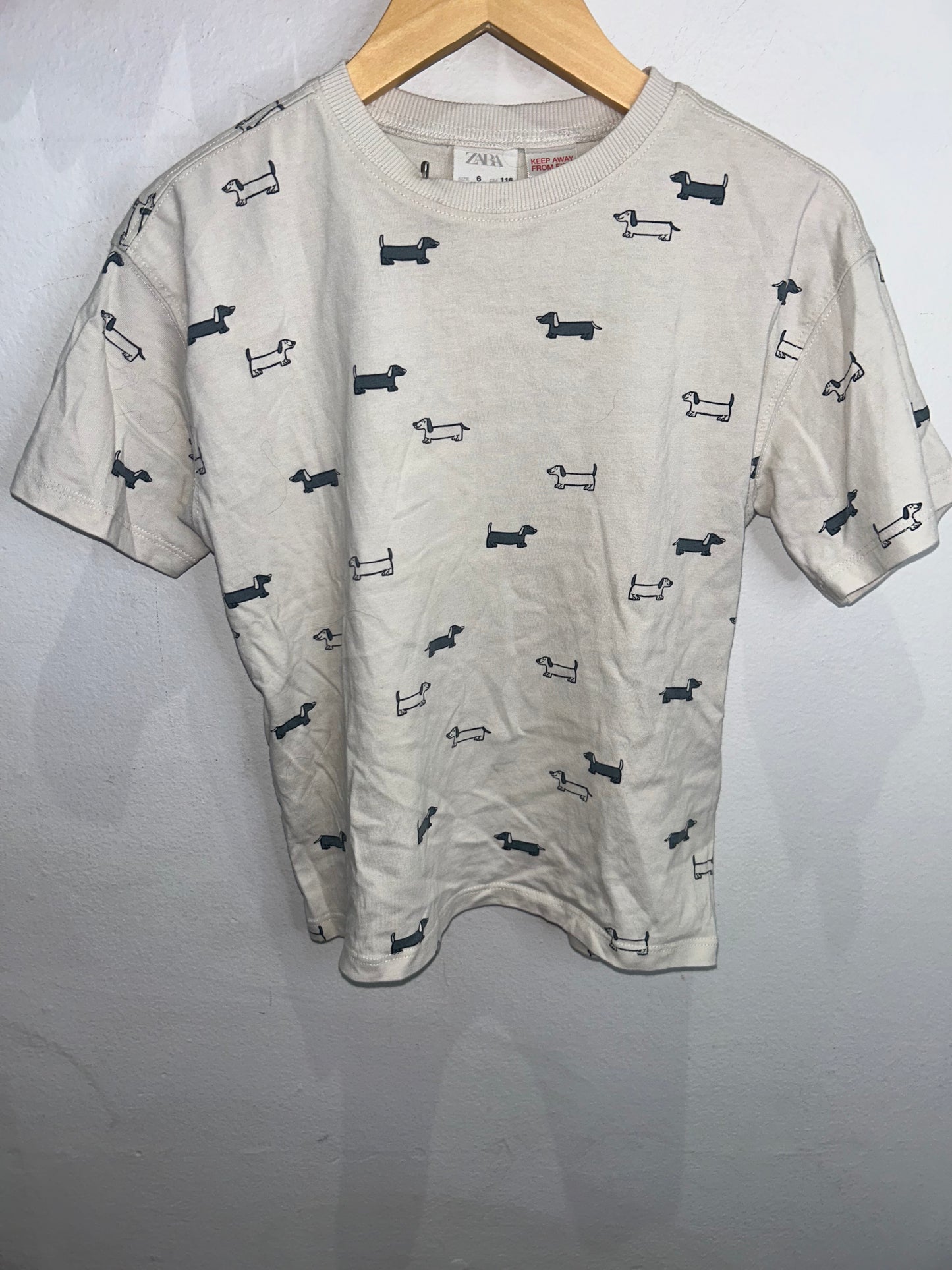 Daschunds tee 6y
