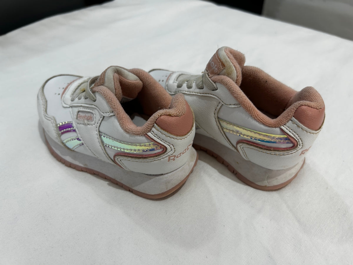 C6 metallic detail Reeboks