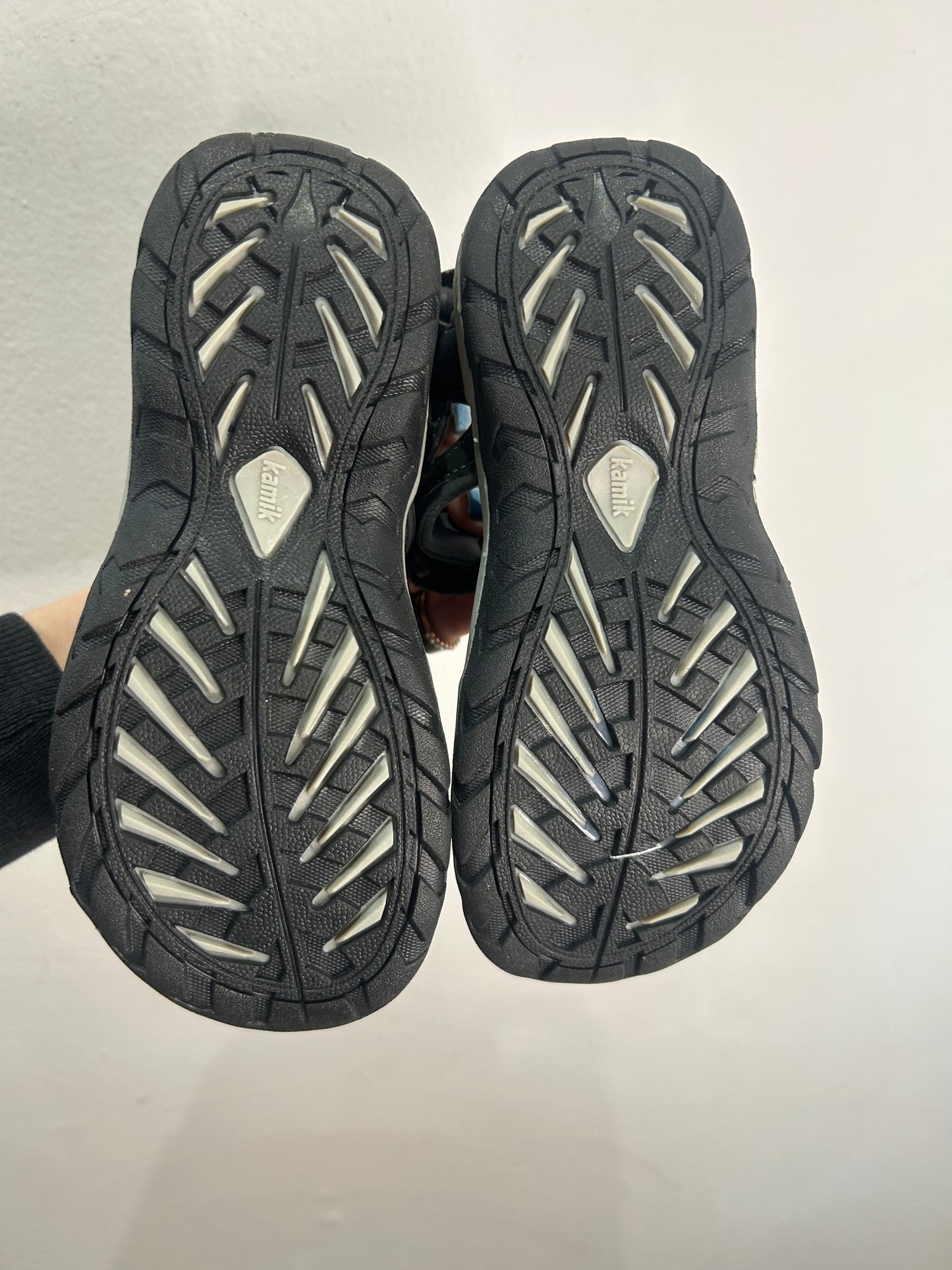 C13 Kamik Lobster 2.0 sandals NEW