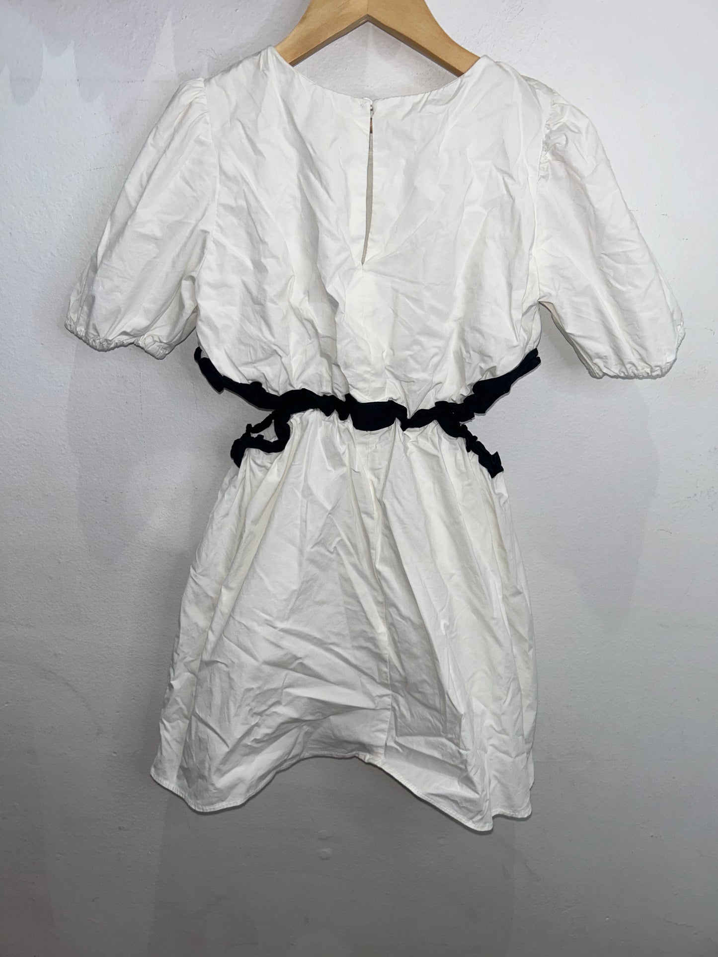 Black and white mini dress 8-9y