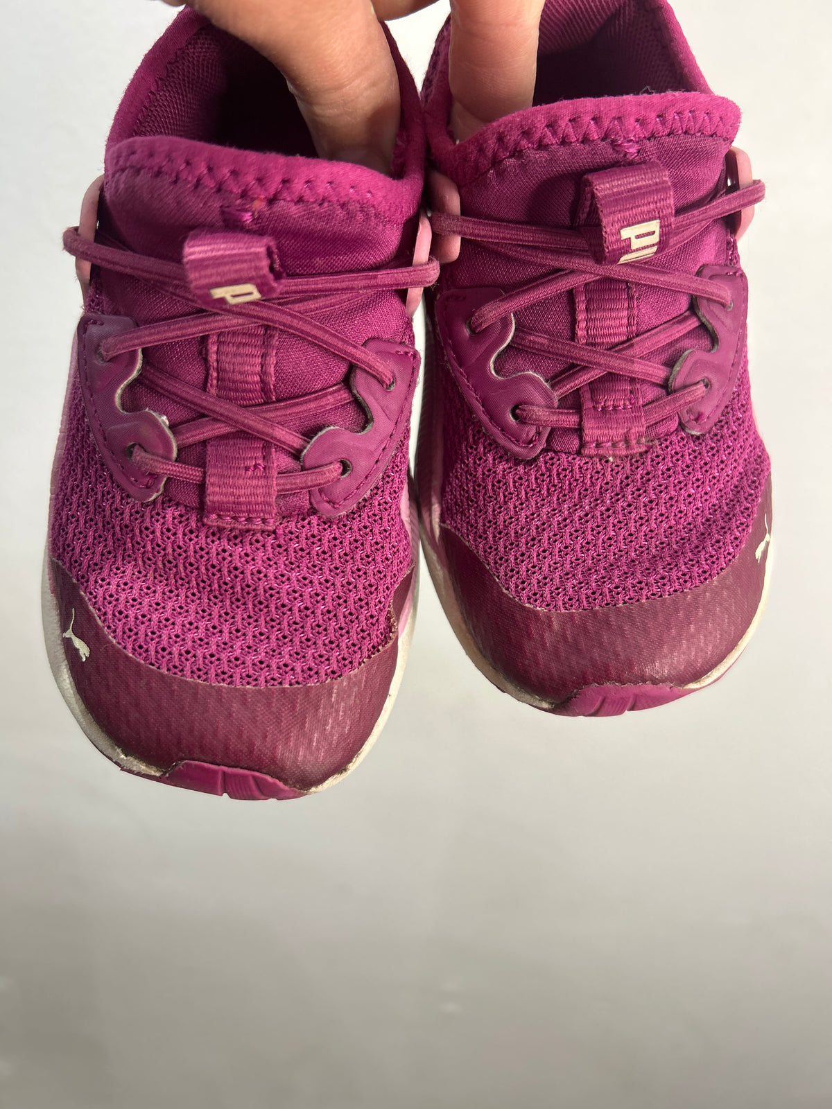 C8 hot pink wide Pumas