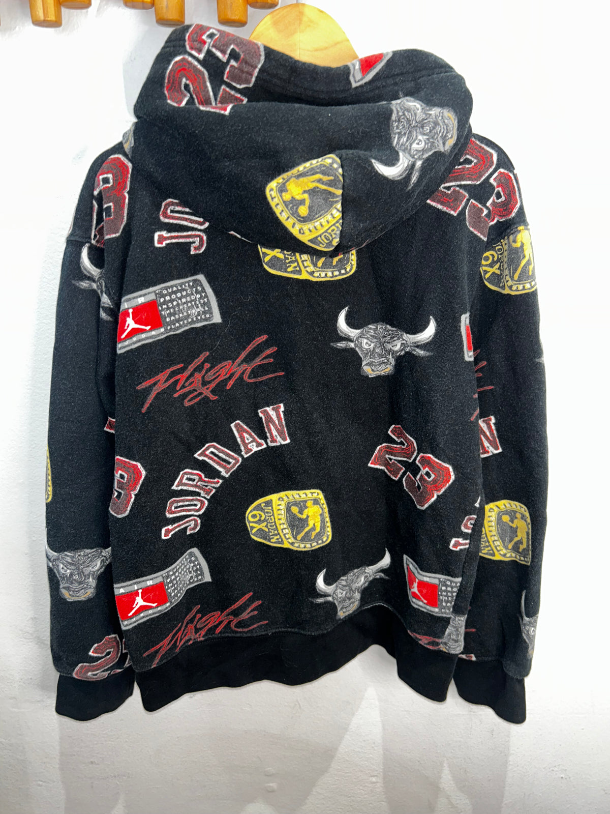Bulls hoodie 12-13y